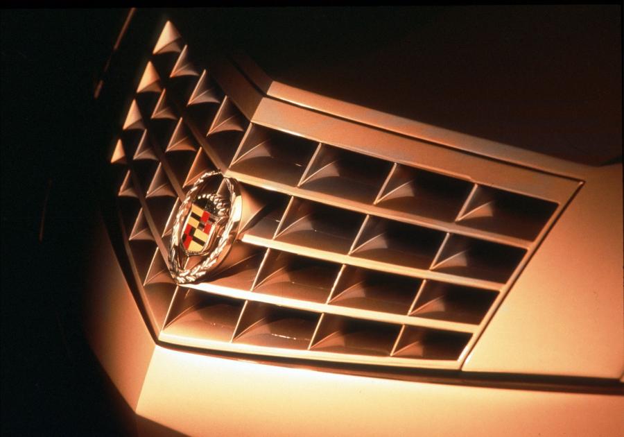  Cadillac Evoq Concept 1999 года  (фото 26 из 41)